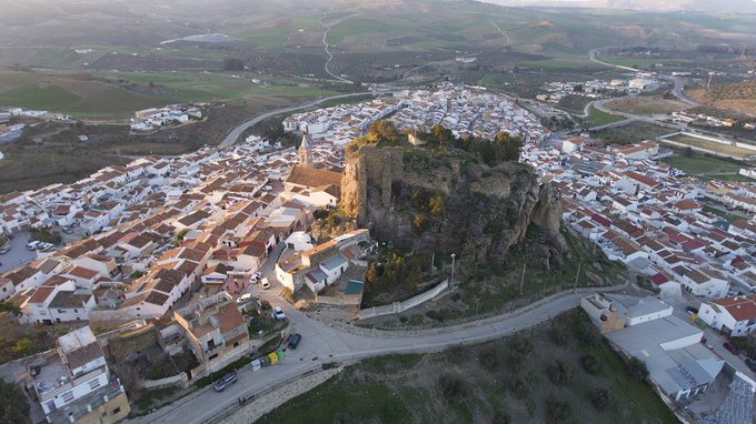Archivo:Castillo de Peña en Ardales.jpg