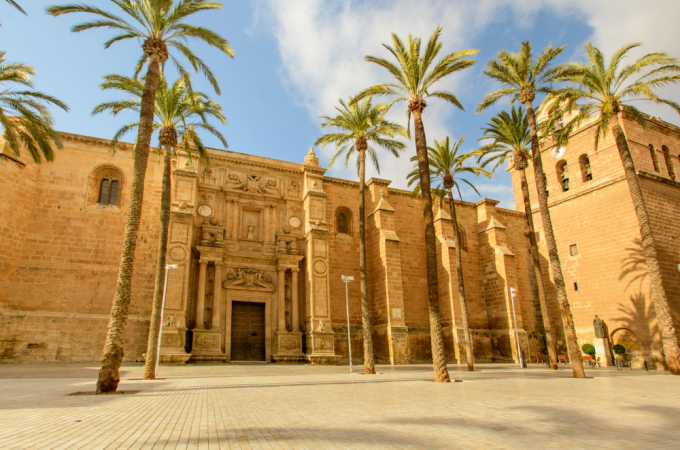 Archivo:Catedral-almeria.png