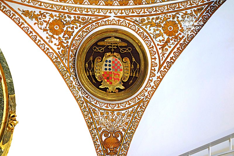 Archivo:Iglesia-fortaleza de la Encarnación, Almuñécar, Granada, Región Histórica de Granada, España. Una de las dos pechinas que sostienen la bóveda de la capilla mayor..jpg