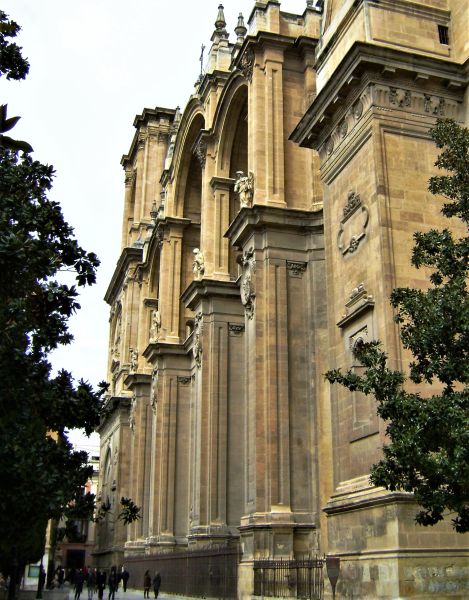 Archivo:Portada de la Catedral Metropolitana de Granada. Alonso Cano. Escuela Granadina..jpg