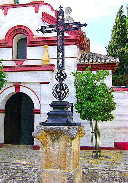 Archivo:Monumento en recuerdo de la antigua Cruz de las Eras, construida en el periodo inicial del Reino de Granada III, año 1590..jpg