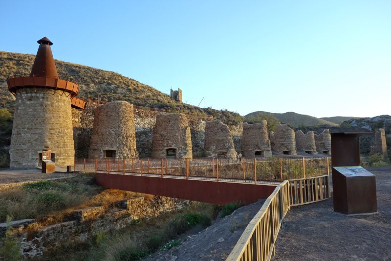 Archivo:Lucainena de las Torres, minas de hierro y hornos de calcinación. Periodo de la Región Histórica de Granada..jpg