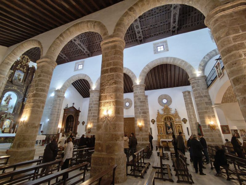 Archivo:Iglesia de S. Ginés, Purchena, Almería. Obra del Reino de Granada III (1492-1833). Interior de estilo Renacentista y Mudéjar Granadino, con algún elemento de tradición gótica..jpg
