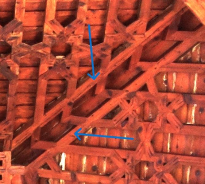 Archivo:Almócita, Alpujarra, Almería, Región de Granada o Andalucía Oriental. Iglesia parroquial, obra del Reino de Granada III. Armadura de la capilla mayor. Limas mohamares o dobles..jpg