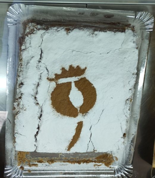 Archivo:Cuajada de carnaval granadina, auténtica, pues va con la granada. Horno de Los Ogíjares..jpg
