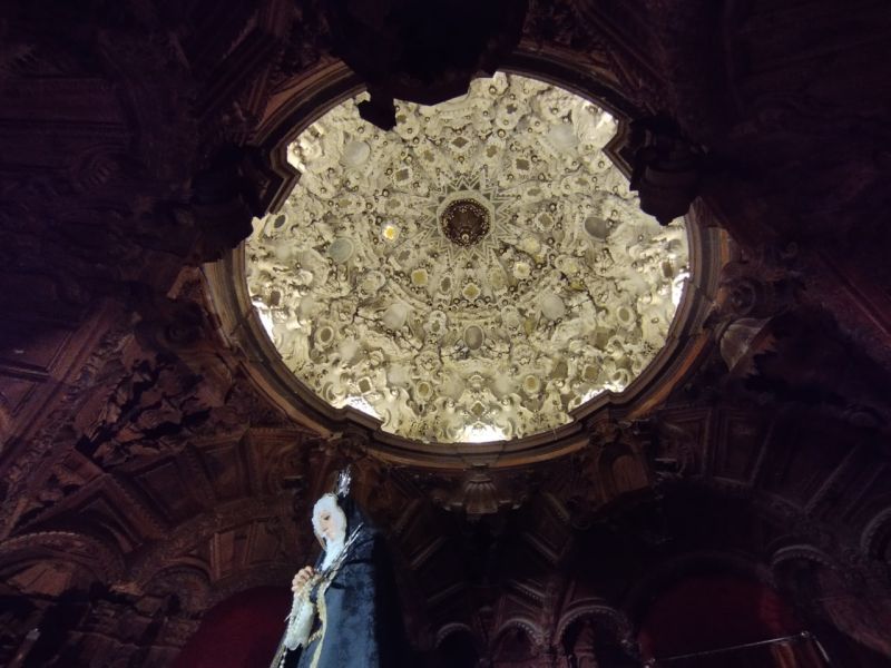 Archivo:Iglesia de los Dolores, Baza, Granada. Obra del Reino de Granada III. Camarín de estilo Barroco Granadino..jpg