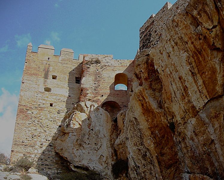 Archivo:Castillo de Salobreña, Costa Tropical de Granada, Granada, Región Histórica de Granada, España. Detalle de la Torre del Homenaje..jpg
