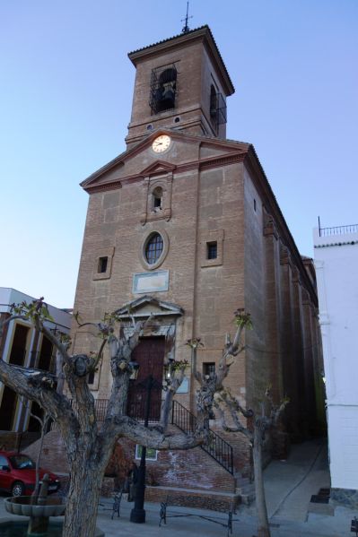 Archivo:Exterior de la iglesia de la Concepción, Ohanes, obra del Reino III de Granada, España.jpg