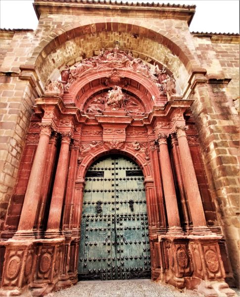 Archivo:Portada barroca. Iglesia de la Encarnación, Bailén, Jaén, España..jpg