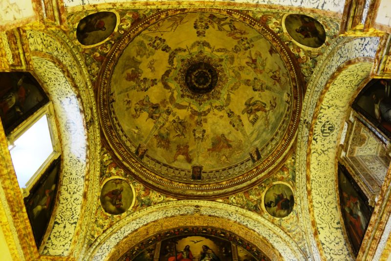 Archivo:Ermita del Cristo del Llano, Baños de la Encina, Jaén, Santo Reino de Jaén, España. Cúpula sobre pechinas..jpg