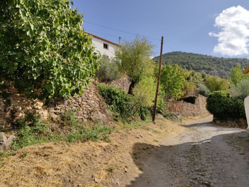 Archivo:Gor, provincia de Granada, Región Histórica de Granada. Campos de cultivo y más arriba la sierra de Baza..jpg
