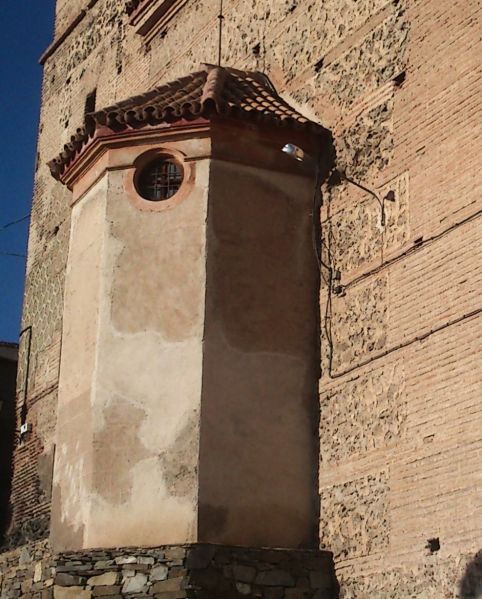 Archivo:Camarín de la Iglesia de Nuestra Señora del Carmen, Gérgal, Almería, construida durante el Reino de Granada III en estilo Mudéjar Granadino..jpg