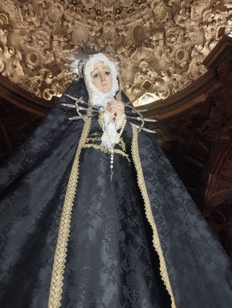 Archivo:Iglesia de los Dolores, Baza, Granada, Virgen de los Dolores, obra de la Escuela Granadina de Escultura..jpg