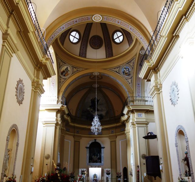 Archivo:Interior de la iglesia de la Concepción, Ohanes, obra del Reino III de Granada, España.jpg